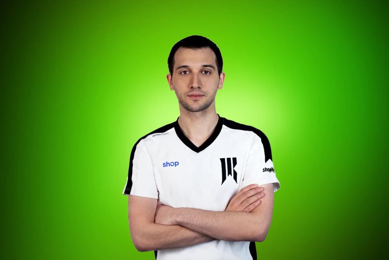 File:Arteezy.jpg