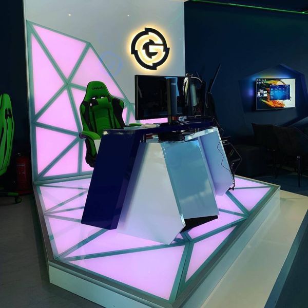 File:Glitch Esports Hub 1.jpg